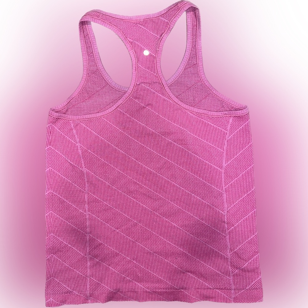 Women’s size 10 lululemon tank in pink Swiftly Tech Racerback Tank Top 2.0